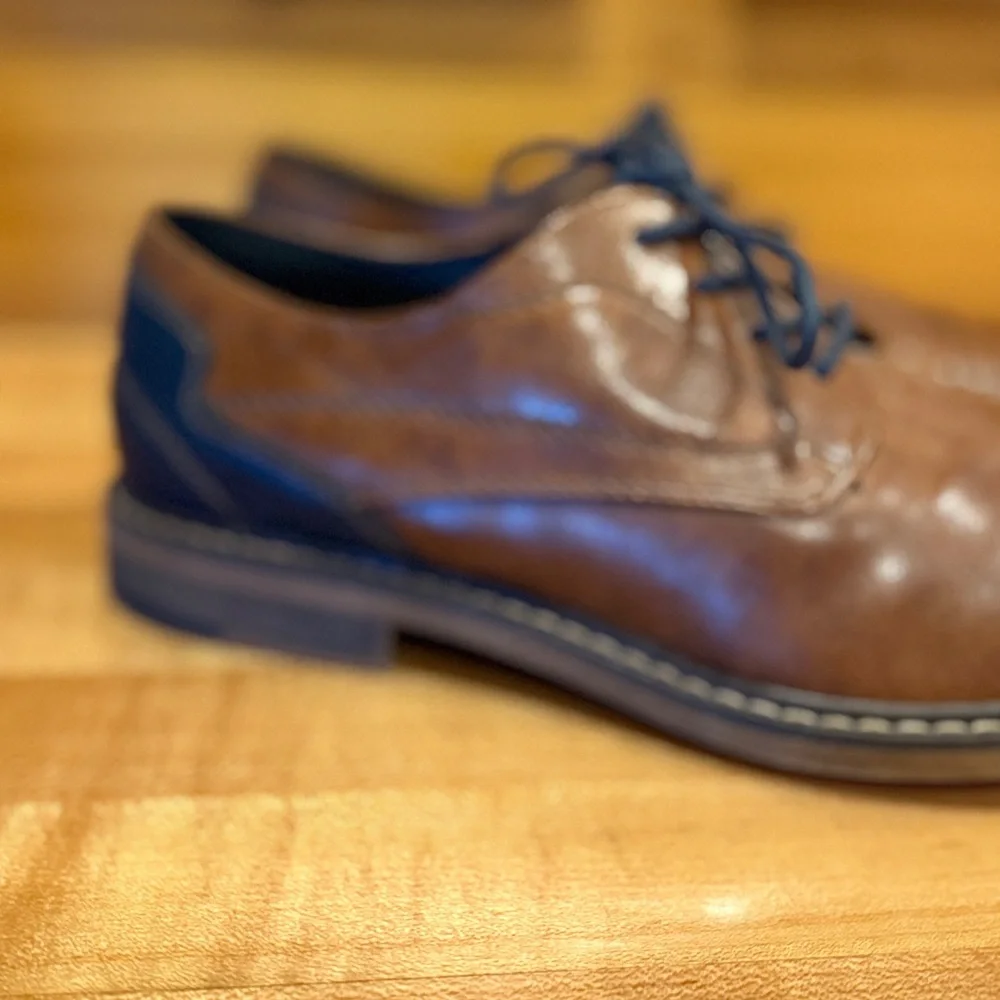Restoration Lowry Men's Two Toned Cap Toe Oxford Dress Shoes. 7‎